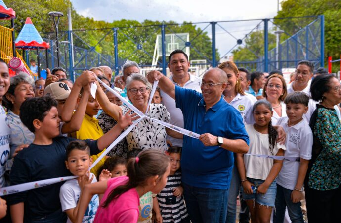 Alcalde Ernesto Orozco entregó el parque de Ichagua