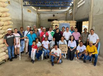 Gobierno Nacional entrega insumos a 96 familias cafeteras de Pueblo Bello